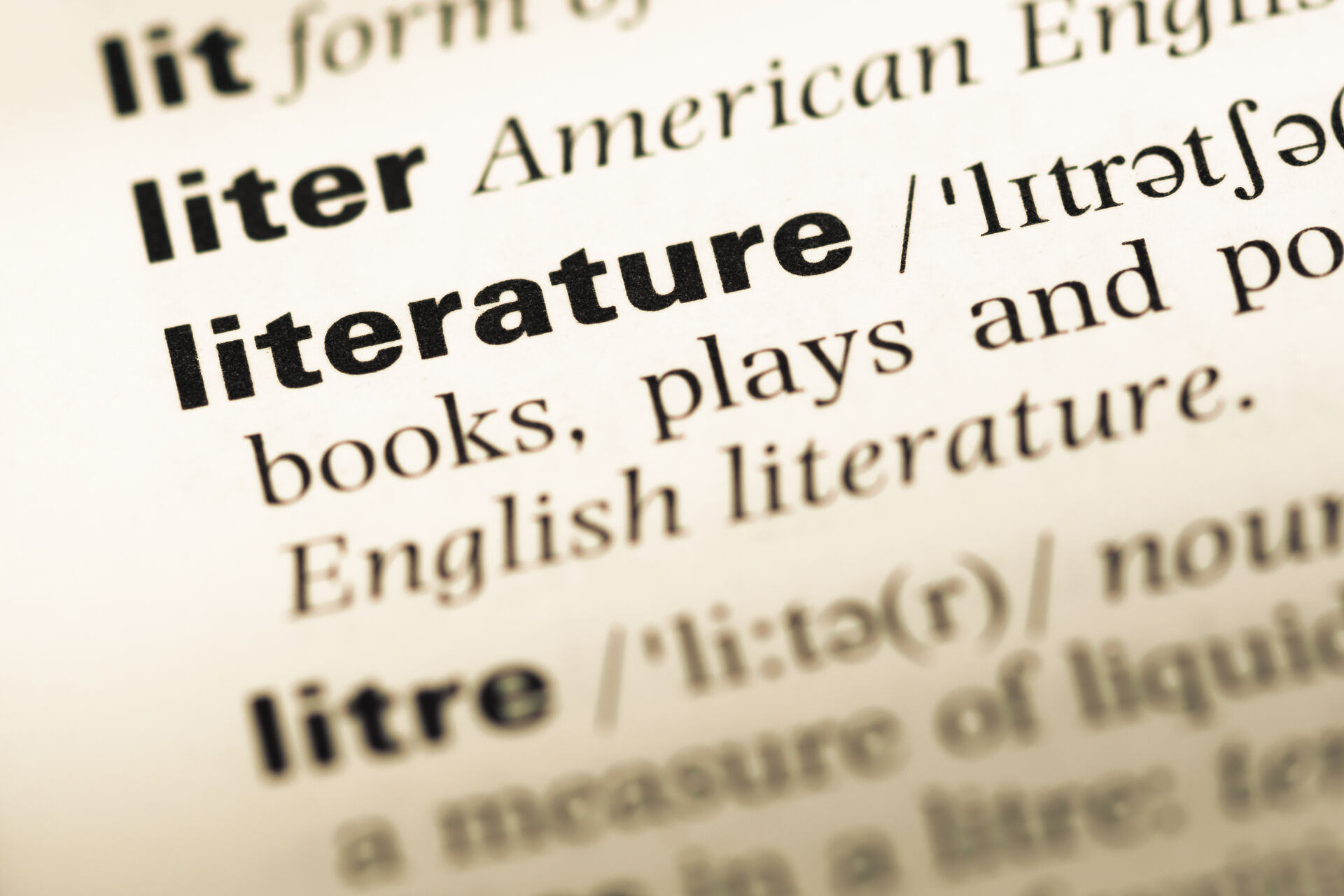 Oppslag i engelsk ordbok av ordet literature. 